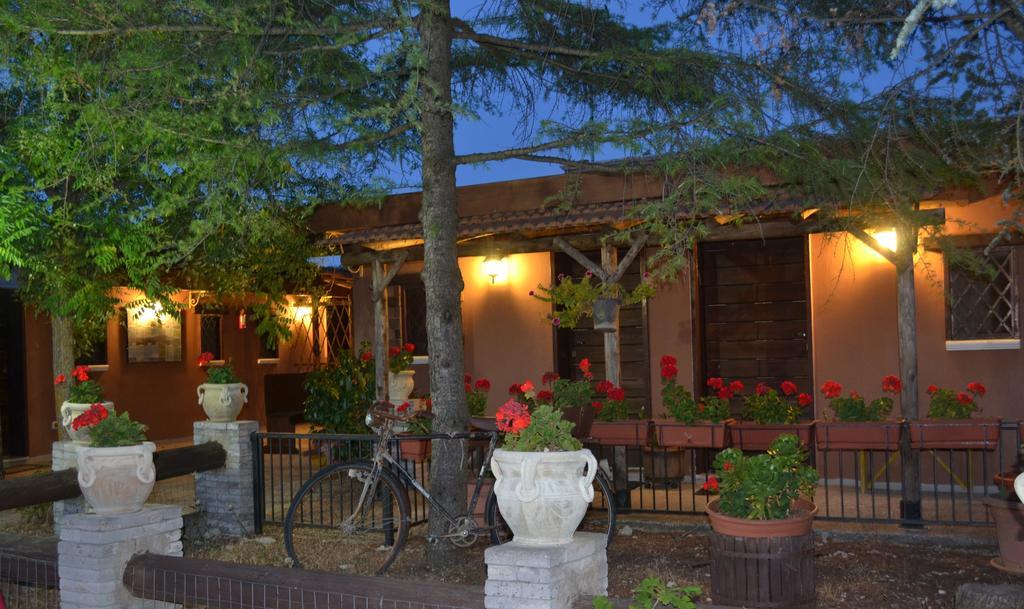 B&B Le Stagioni Castel Del Monte  Buitenkant foto